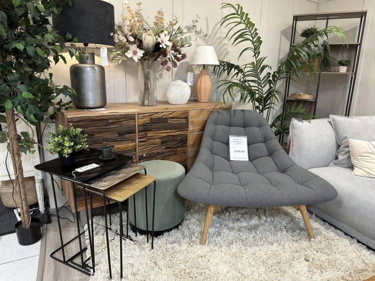Furniture outlet nearby discount