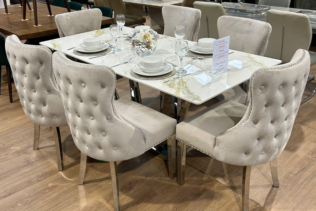 Velvet Dining Chair: The Ultimate Buying Guide featured image